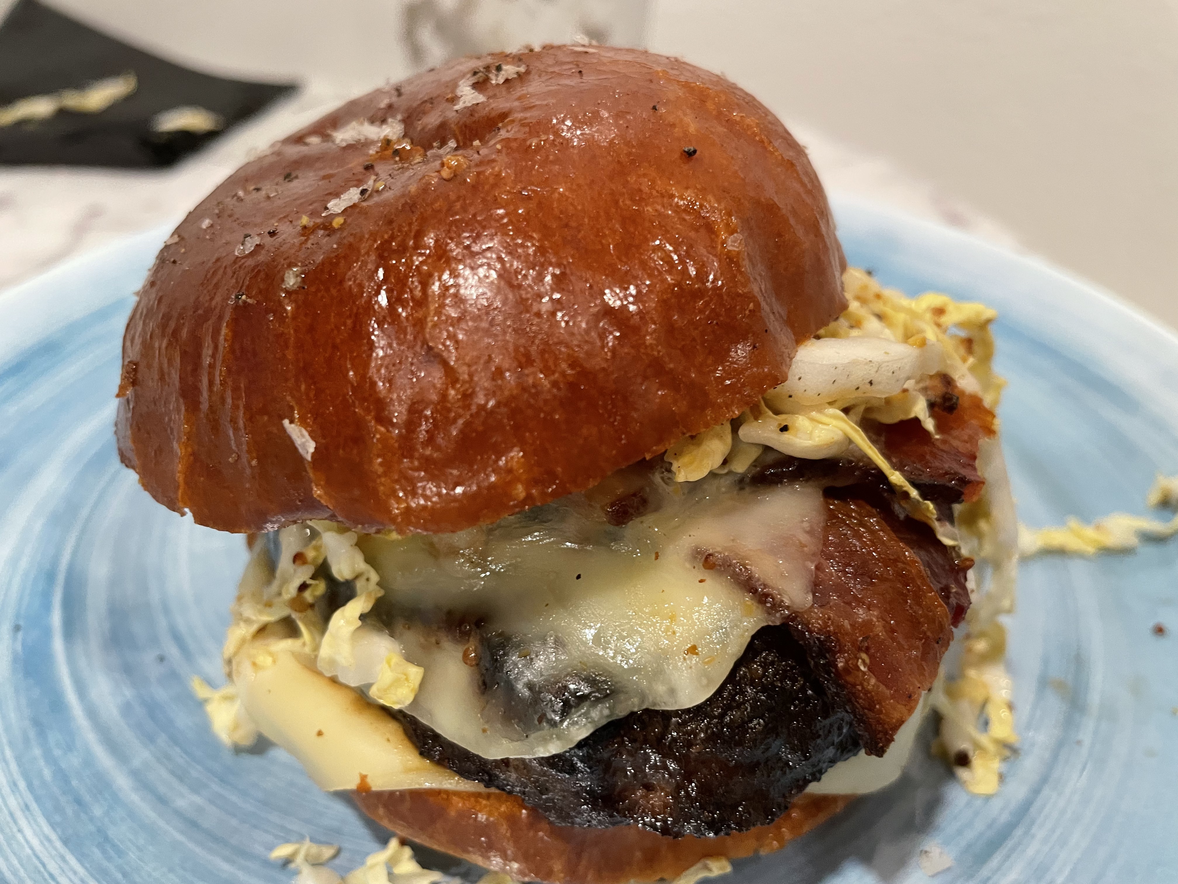 Best Burger in Burbank, CA - rated on ddiisshh